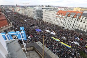 people protesting against the war